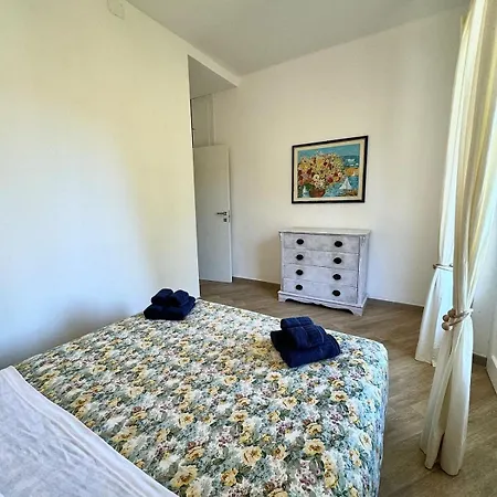 - Santa Margherita *